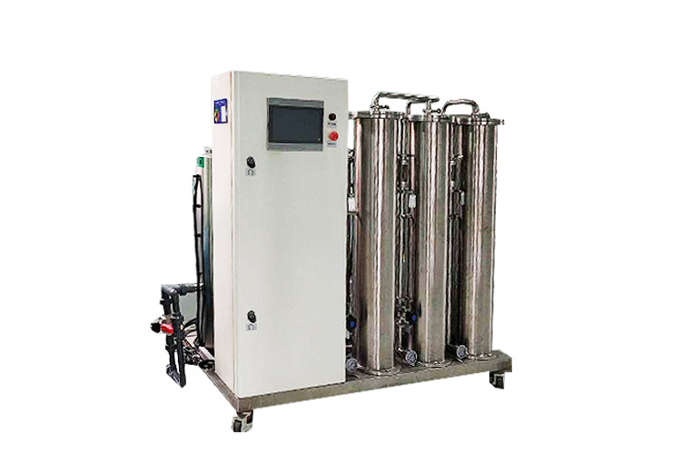Os SS molham o sistema 1000L/H do RO da passagem do dobro da filtragem para a sala da hemodiálise do hospital